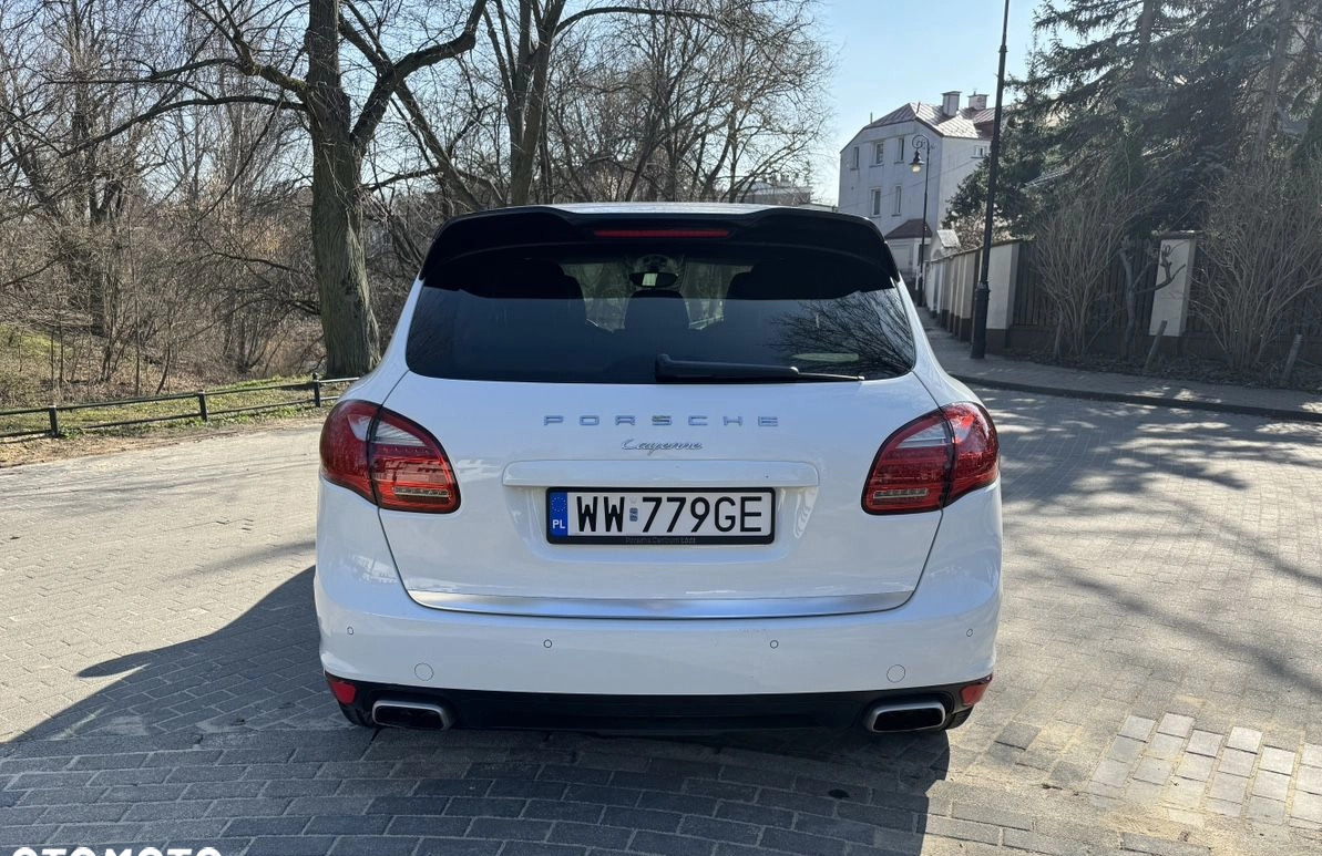 Porsche Cayenne cena 94900 przebieg: 203500, rok produkcji 2012 z Warszawa małe 154
